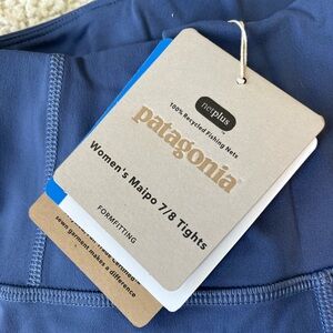 Patagonia Women’s 7/8 leggings currant blue XS